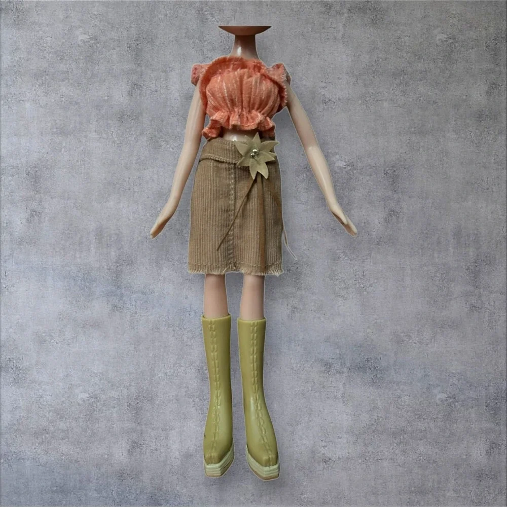 MGA Bratz Dana 2003 The‎ Style It Fashion in Peach Blouse Skirt Hi Top Boots